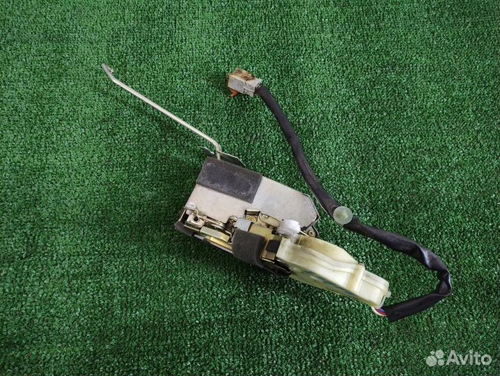 Замок двери передней левой Honda CR-V 2 (RD5) 2005