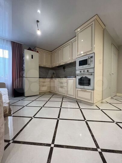 2-к. квартира, 65 м², 10/10 эт.