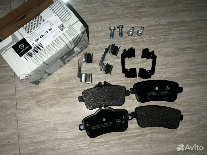 Колодки (диски) Mercedes-Benz