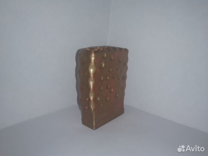 Губка боб фигурка, пластиковый золотого цвета