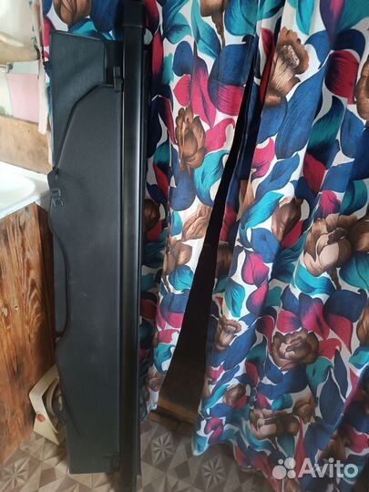 Продам заднюю полку от мазда примасси 4 диска