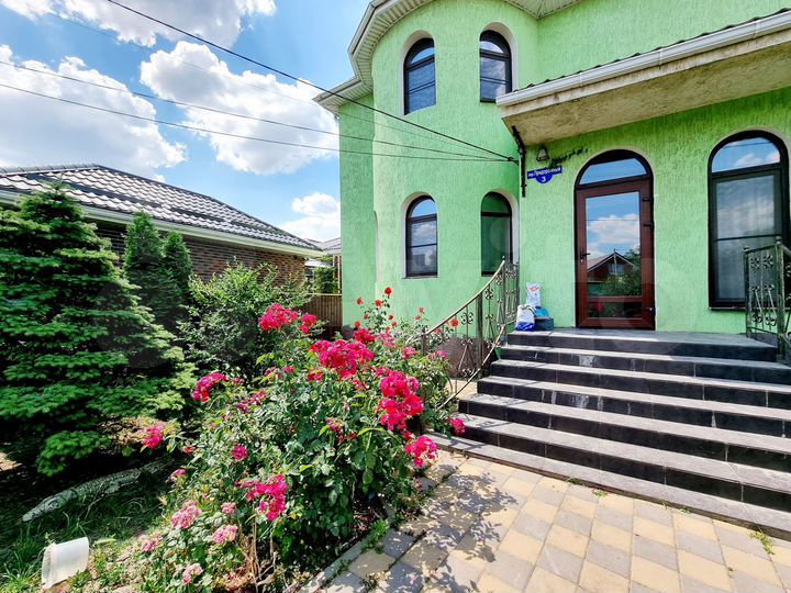 Дом 339,5 м² на участке 8,5 сот.