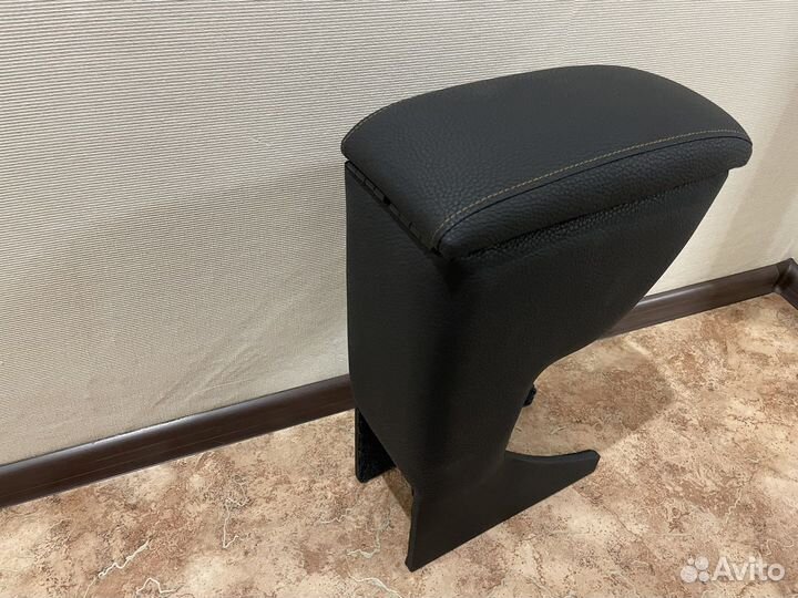 Подлокотник toyota probox, succeed, ractis