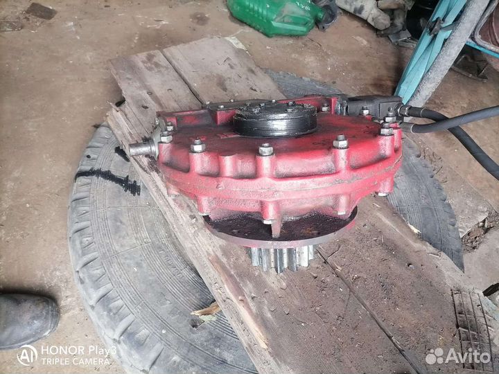 Поворотный редуктор