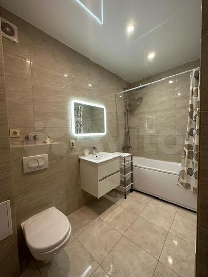 2-к. квартира, 70 м², 3/16 эт.