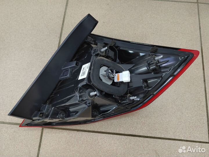 Фонарь оригинал задний левый наружный Sonata 8
