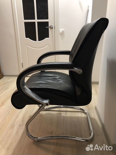 Офисные кресла для посетителей