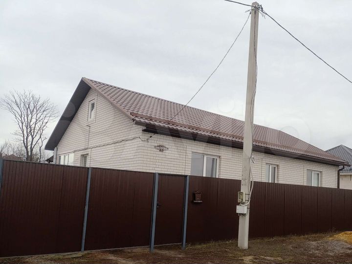 Дом россошь недвижимость. Улица садовая россошь.