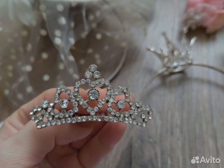 Украшения ободки, банты, диадема,перчатки и другое