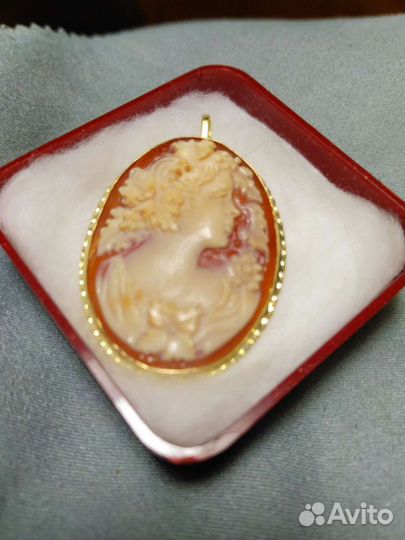 Брошь - камея
