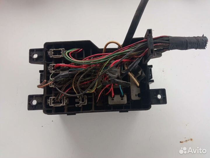 Блок предохранителей Паджеро 2