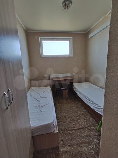 Комната 14 м² в 4-к., 1/1 эт.