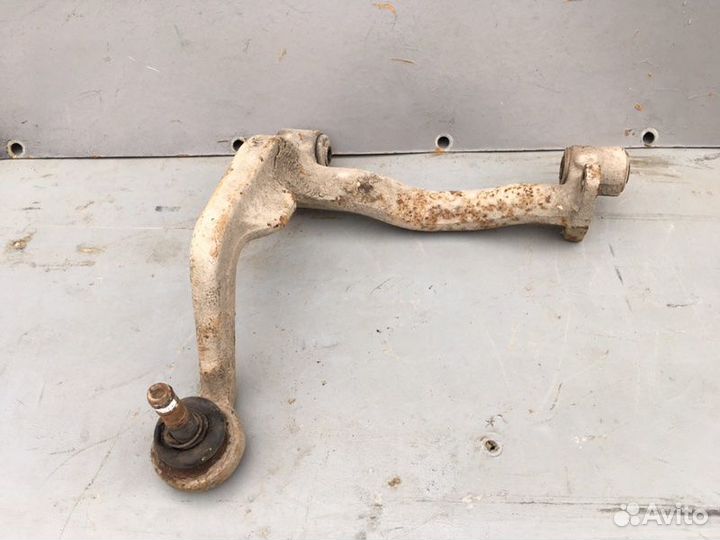 Рычаг передний верхний правый Volkswagen