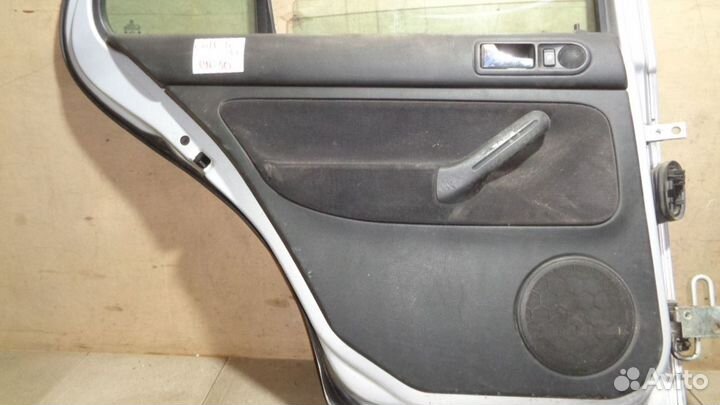 Обшивка двери задней левой VW Golf 4 (1J)