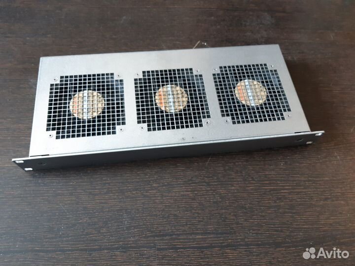 Вентиляционные блоки Schroff 1 U, 3 вентилятора 45