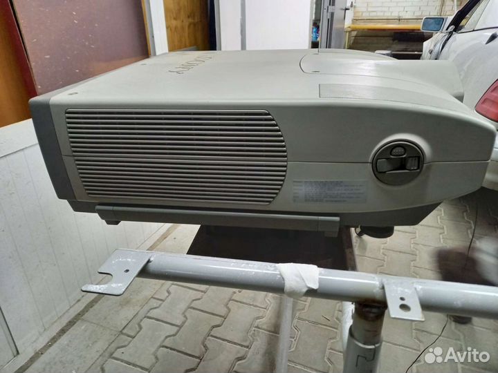 Проектор Sony VPL-FE110