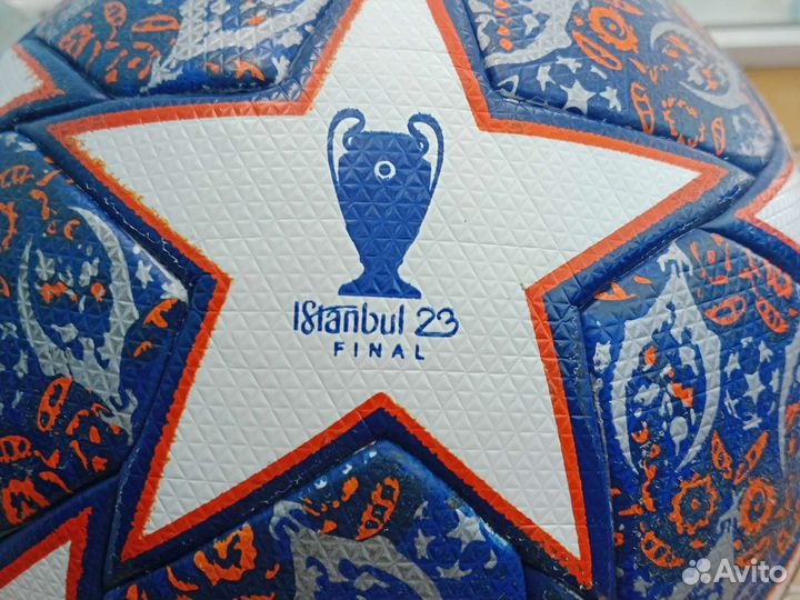 Футбольный мяч adidas лига чемпионов 2023