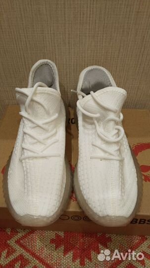 Кроссовки и слипоны