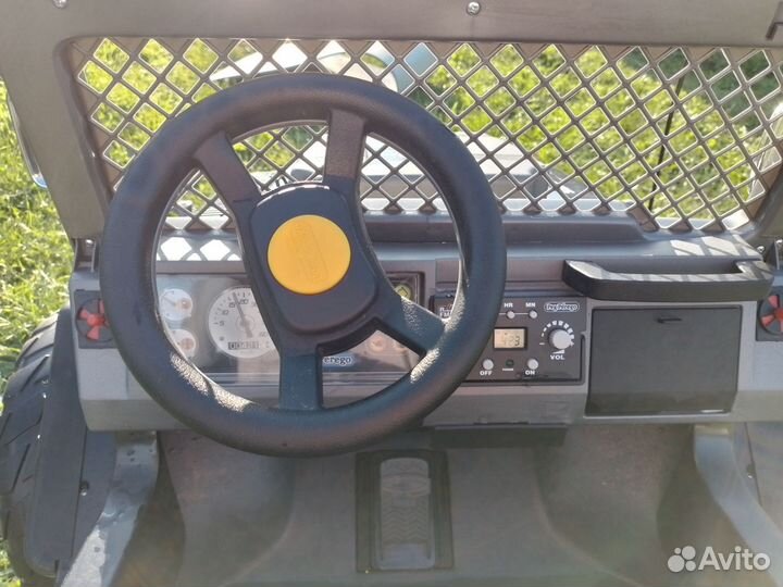 Детская машина на аккумуляторе PEG perego