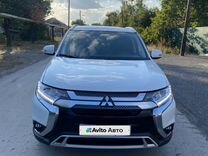 Mitsubishi Outlander 2.0 CVT, 2021, 67 000 км, с пробегом, цена 2 170 000 руб.