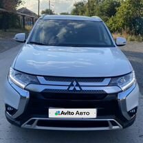 Mitsubishi Outlander 2.0 CVT, 2021, 67 000 км, с пробегом, цена 2 170 000 руб.