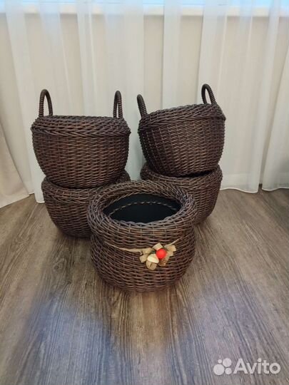 Корзина плетеная из ротанга с ручками