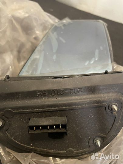 Зеркало боковое правое Mercedes Benz W202 W210