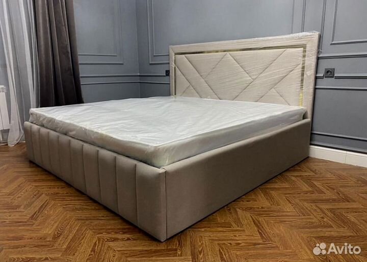 Кровать двуспальная