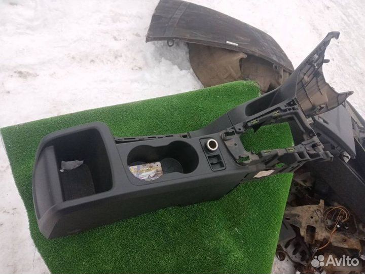 Центральная консоль Ford Focus 2012