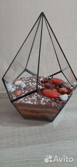 Флорариум с грунтом и декоративными камнями