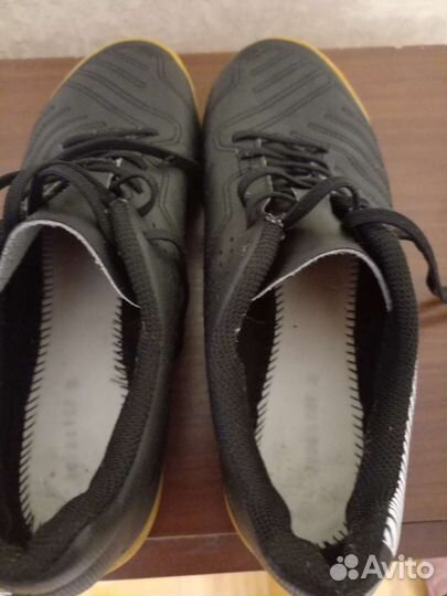 Футзалки мужские Декатлон