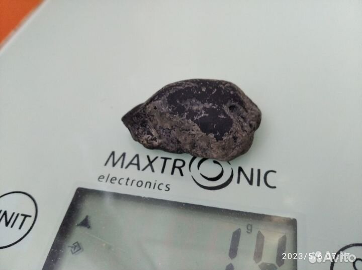 Метеорит каменный. Тип - Хондриты