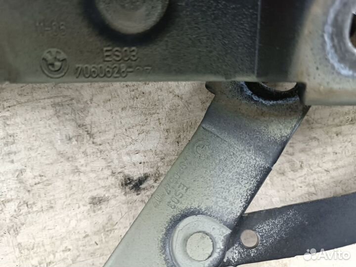 Кронштейн багажника BMW 3 серии E90