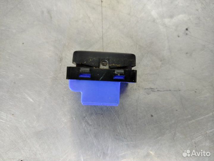 Кнопка центрального замка Skoda Octavia Рест (A5