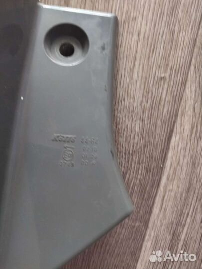 Стоп сигнал задний левый Тойота isis