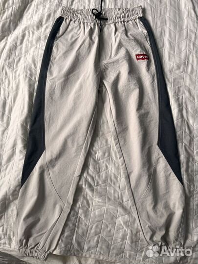 Спортивные штаны levis