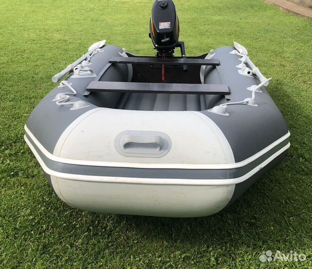Лодка моторная