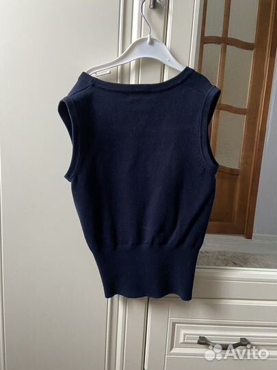 Жилет школьный вязаный