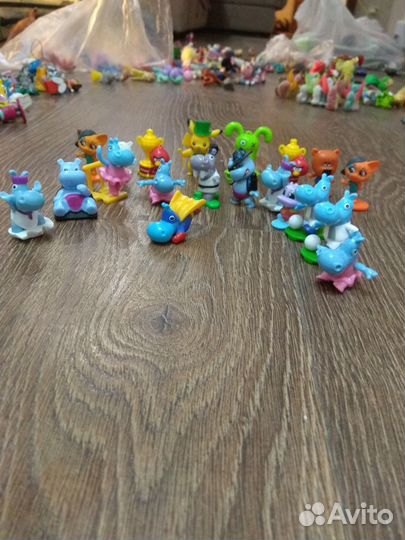 Игрушки из киндера пакетом