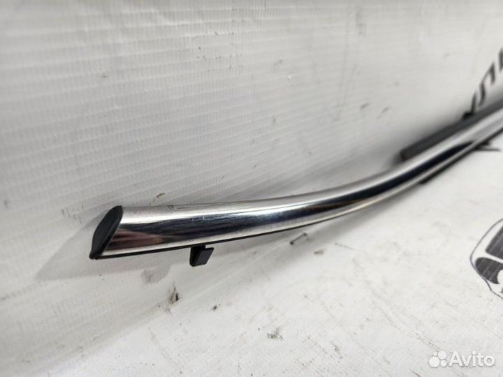 Молдинг двери передний левый Toyota Camry 50