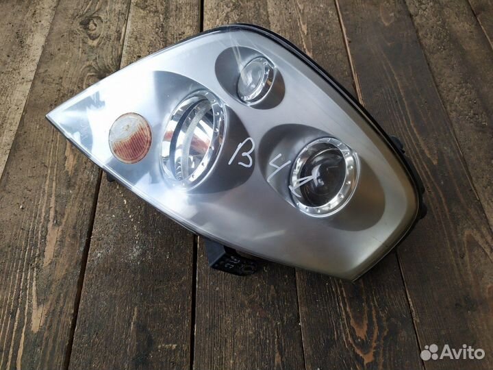 Фара передняя правая Ssangyong Rexton внедорожник