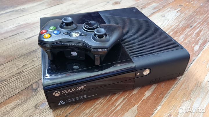 Приставка Xbox 360 E 500gb + геймпад