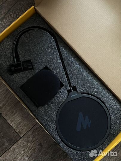 Студийный микрофон