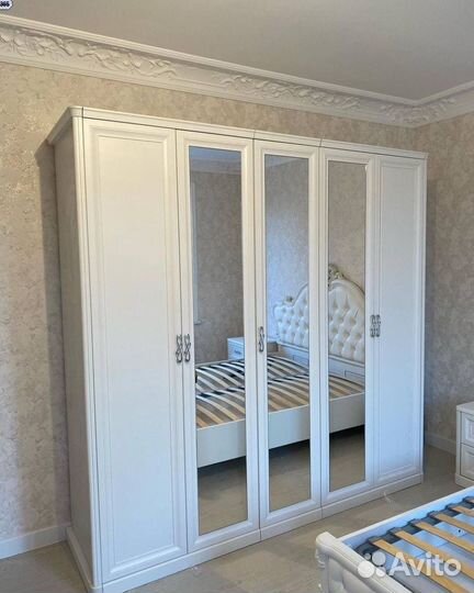 Спальня. Кровать двуспальная