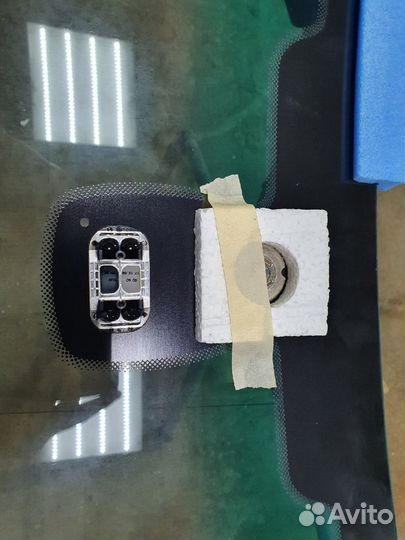 Стекло лобовое land rover range rover vogue III