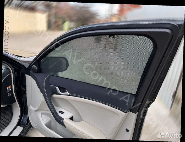 Автошторки на Toyota hilux (с 2015)