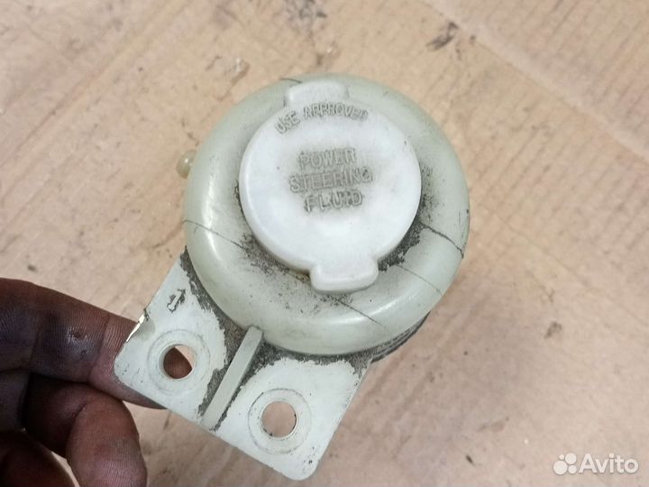 Бачок гур Mitsubishi Lancer 10