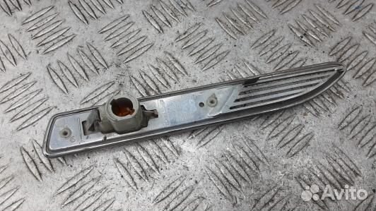 Повторитель поворота крыла передний левый ford mon