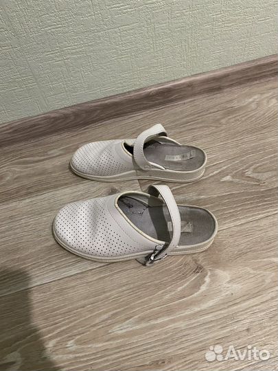 Медицинская обувь женская