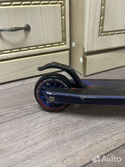 Трюковой самокат tech team duker 202